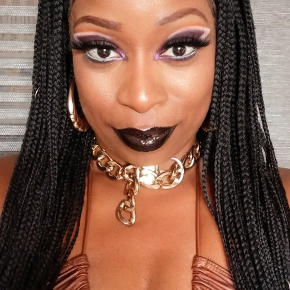 Meet your Posher, Tiffy G. - Picture 2 of 16